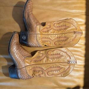 Vintage Western Cowboy Boots - Brown and Tan